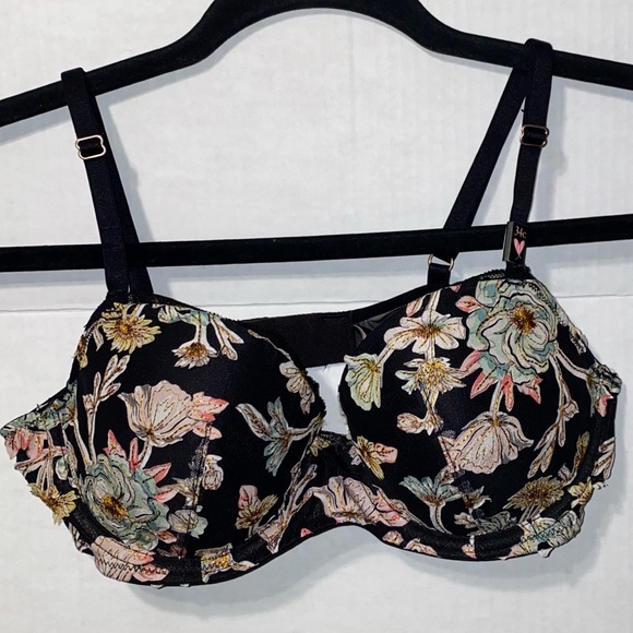 VICTORIA SECRET LIGHTLY LINED DEMI BRA - Picture 2 of 12